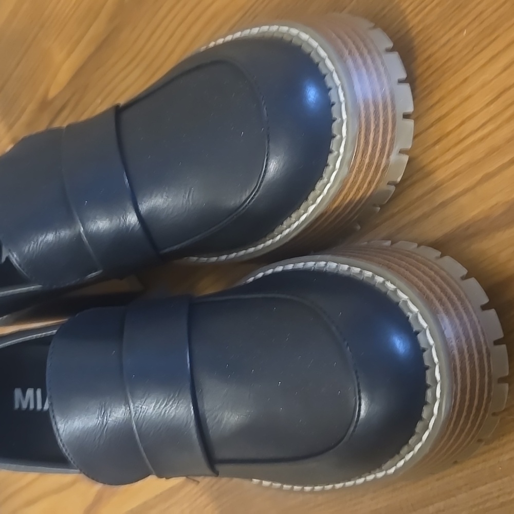 Mia Chunky Loafers - Picture 6 of 7